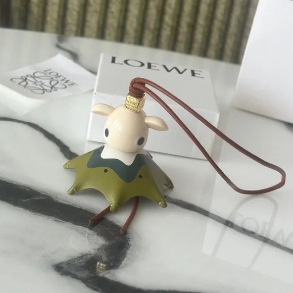 Loewe Green and Cream Bat Key Holder - Picture 1 of 5